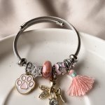 Brazalete con dijes Huellita