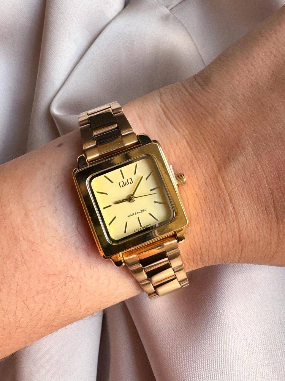 C79A-002PY TODO DORADO 1 Reloj QYQ dorado pequeño - Imagen 1