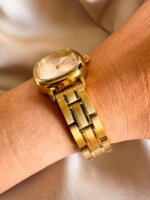 RELOJ QYQ QYQ Q06C004PY DORADO - Imagen 2