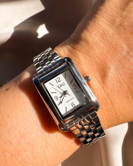 Reloj QYQ Q25C-001 PLATEADO