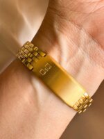 Reloj QYQ Q25C-002PY DORADO - Imagen 3