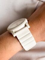 RELOJ Y25039-05 YESS BEIGE SILICONA - Imagen 2